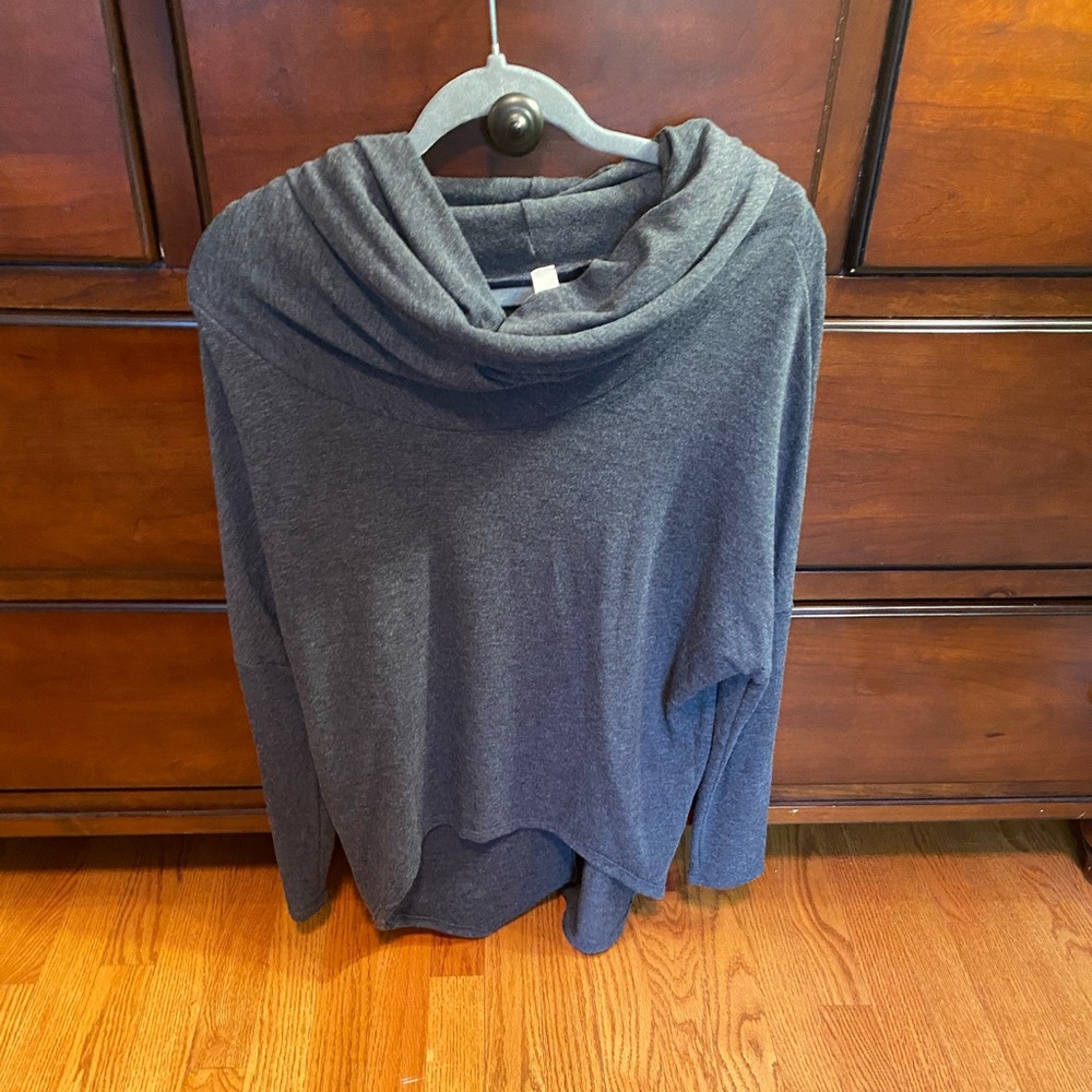 Women's gray turtle neck